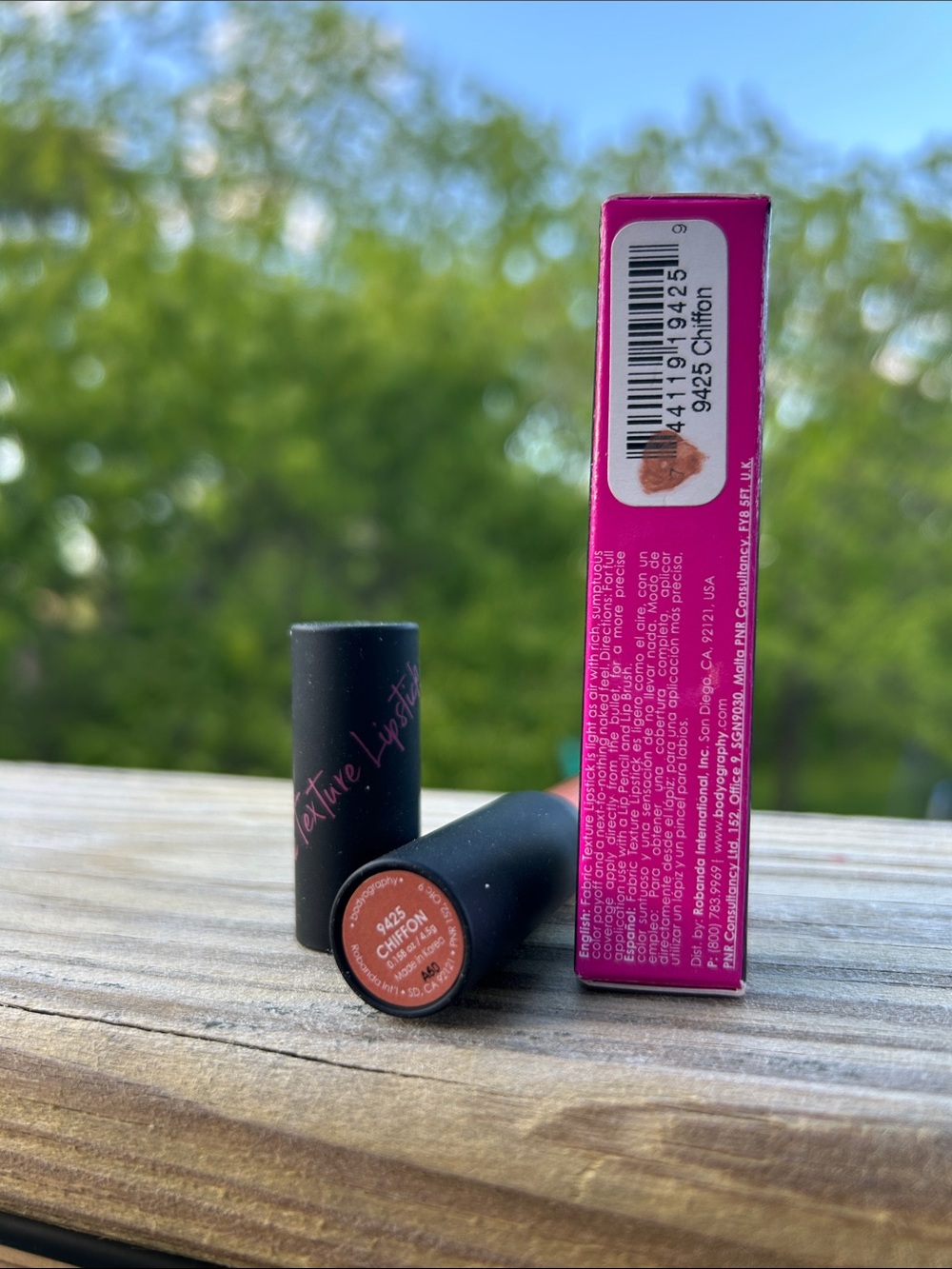 Bodyography CHIFFON Fabric Texture Lipstick — Nude Peach NEW PC - Picture 4 of 6